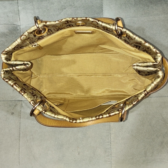 SALVATORE FERRAGAMO SIGARO MONOGRAM CANVAS WITH TAN LEATHER TOTE / SHOULDER BAG - Picture 10 of 16